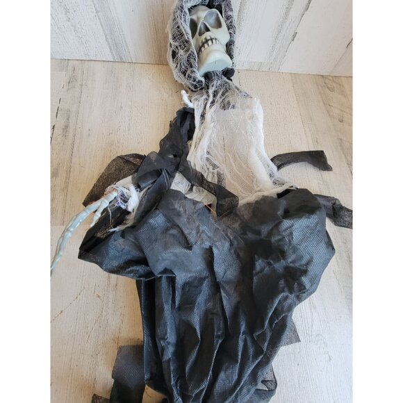 Skeleton AS IS Grim reaper hanging Halloween home decor prop - Picture 3 of 9